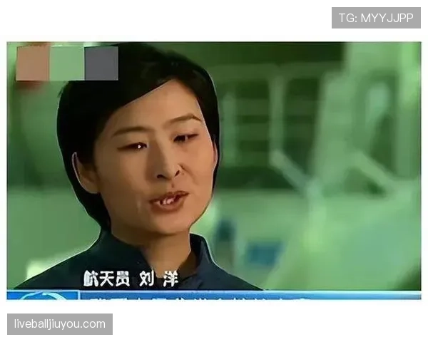 刘洋家的冰箱里只放蛋白粉和冰块