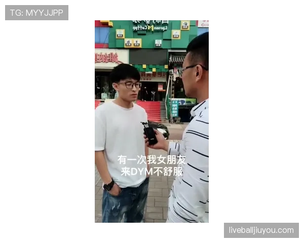 朋友刚发来高磊逛街照——他拎的包比我俩月工资还贵,我现在心态崩了 朋友刚发来高磊逛街照——他拎的包比我俩月工资还贵,我现在心态崩了